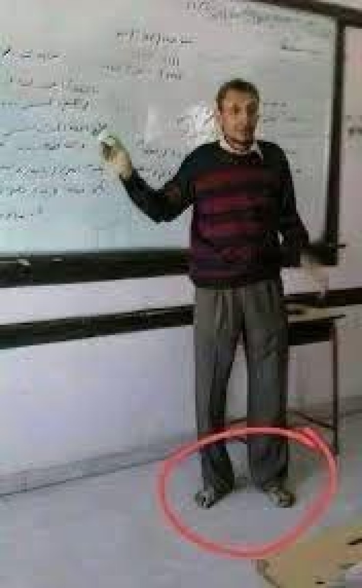 حين يصبح المعلم ضحية.. كيف يقتل الفساد التعليم في اليمن؟؟؟