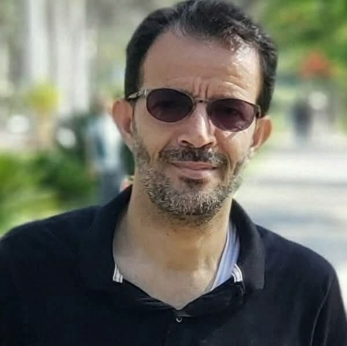 وفاة الشاعر ياسين البكالي وهو يبحث عن دولار ونصف :الموت جوعاً في وطنٍ تنهبُهُ أربع حكومات